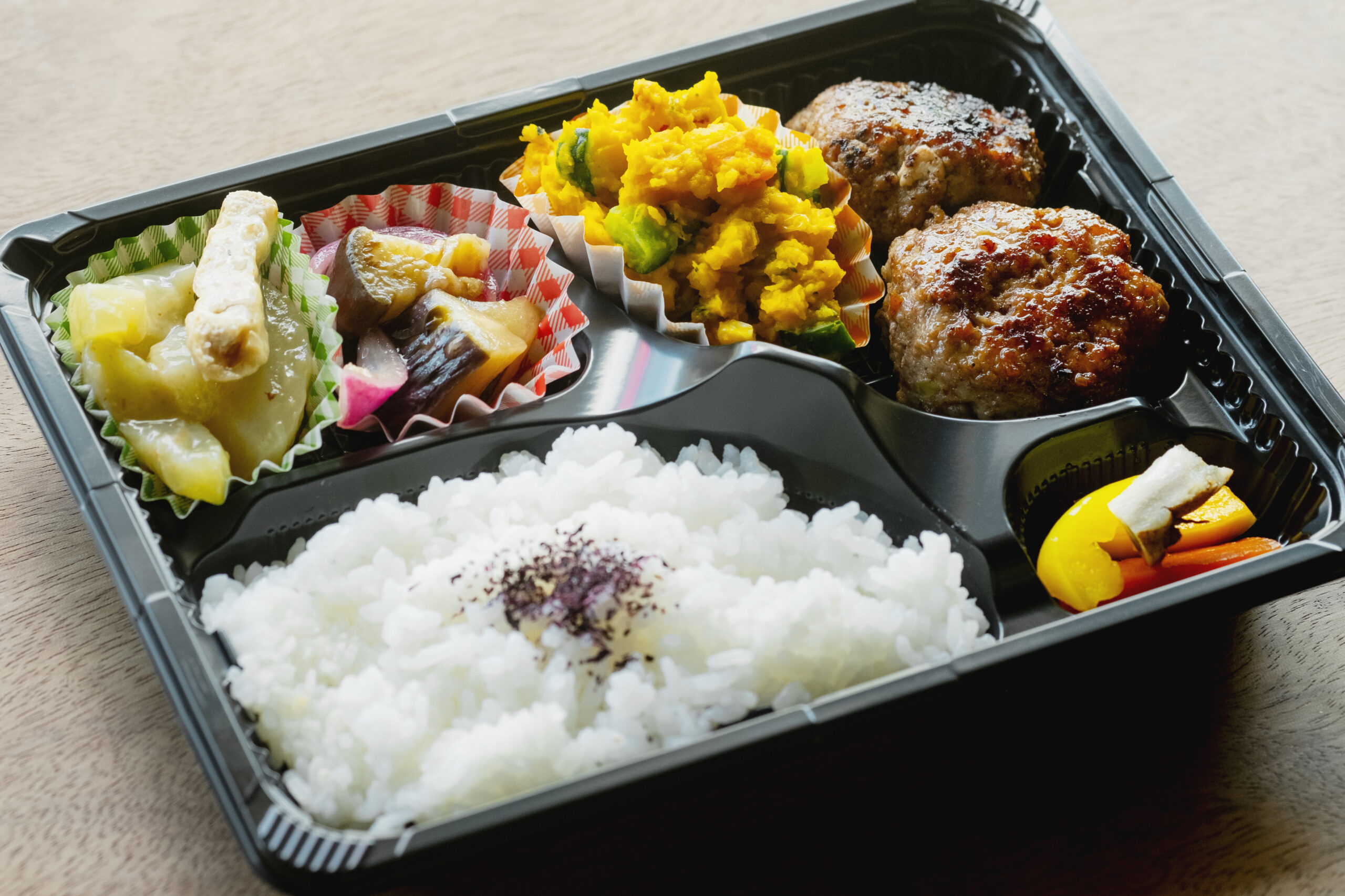 野菜満載の食事を食卓に！